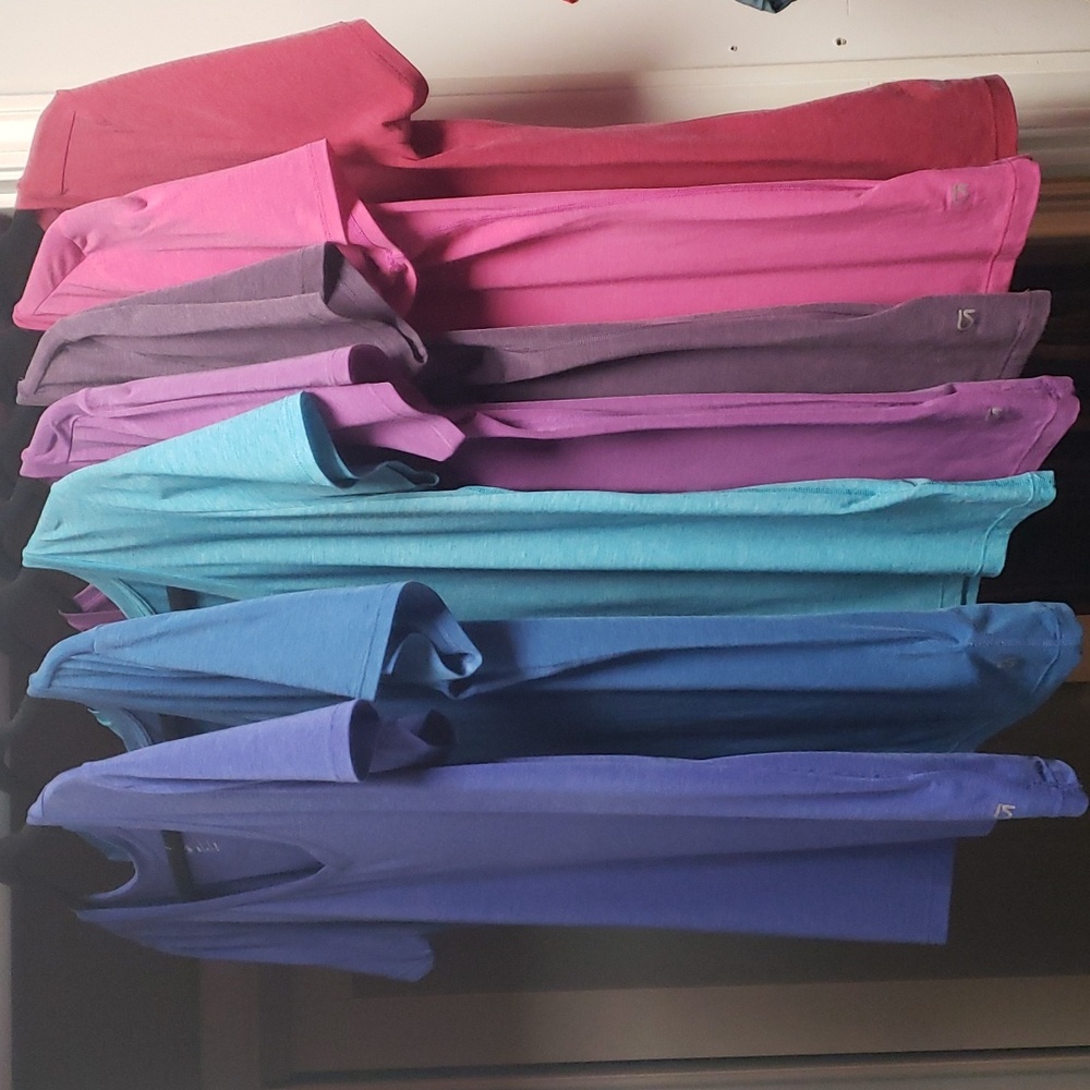 GAPFit Breathe v-neck t-shirts